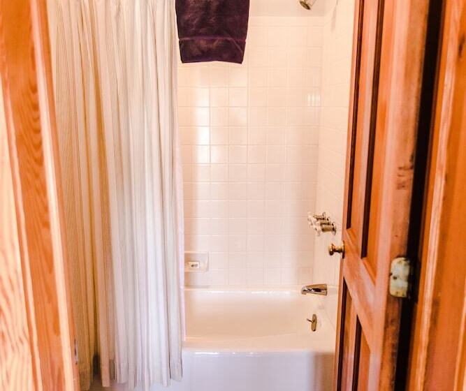 家庭套房, Roanoke Island Inn