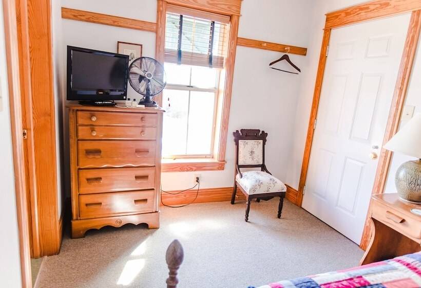 家庭套房, Roanoke Island Inn