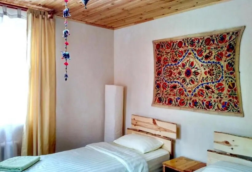 اتاق استاندارد با چشم‌انداز باغ, Evergreen Guesthouse