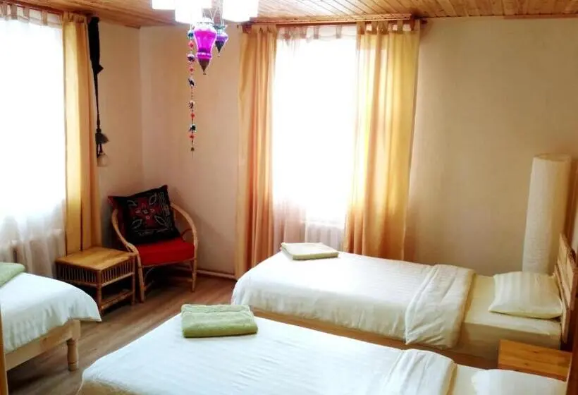 اتاق استاندارد سه نفره, Evergreen Guesthouse