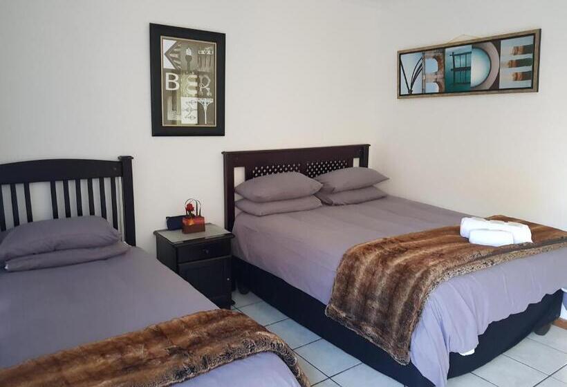 חדר דלוקס, Kgosi Lodge