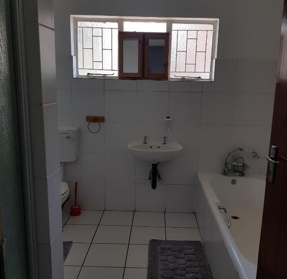 חדר משפחתי דלוקס, Kgosi Lodge