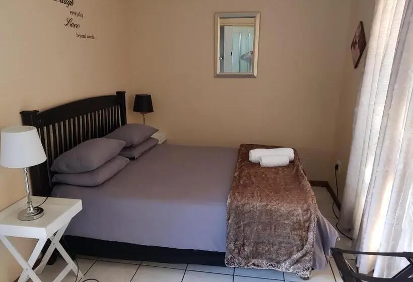 エコノミールーム, Kgosi Lodge