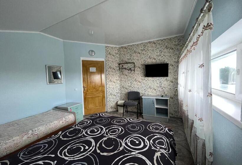 Standard Room Shared Bathroom, хостел автоскло