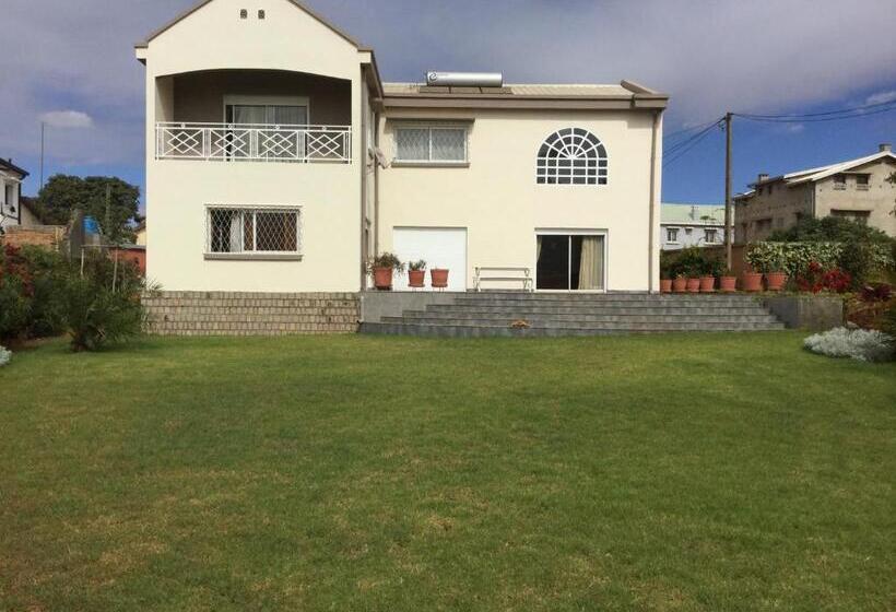 スタンダードルーム, Sahamalaza