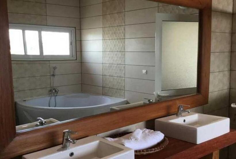 スタンダードルーム, Sahamalaza