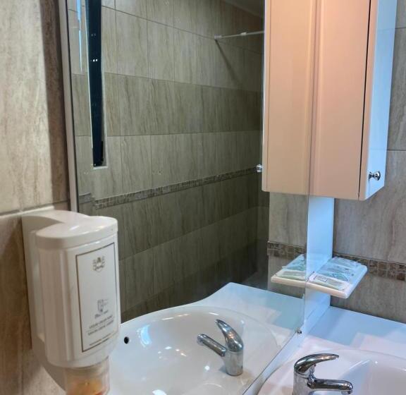 إستوديو ديلوكس, Empera