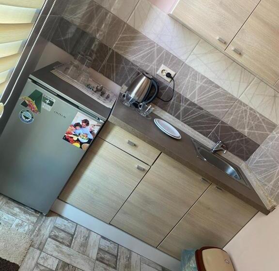 إستوديو ديلوكس, Empera