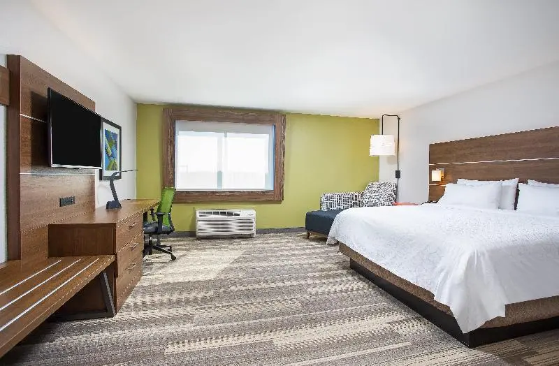 身障者適用スイートルーム, Holiday Inn Express & Suites   Lexington W   Versailles, An Ihg