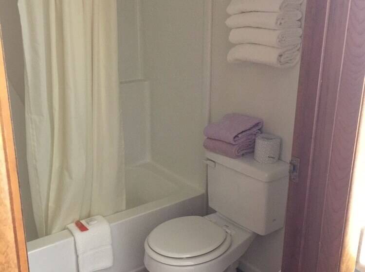 标准单人间, Lazy U Motel