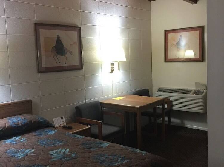 标准单人间, Lazy U Motel