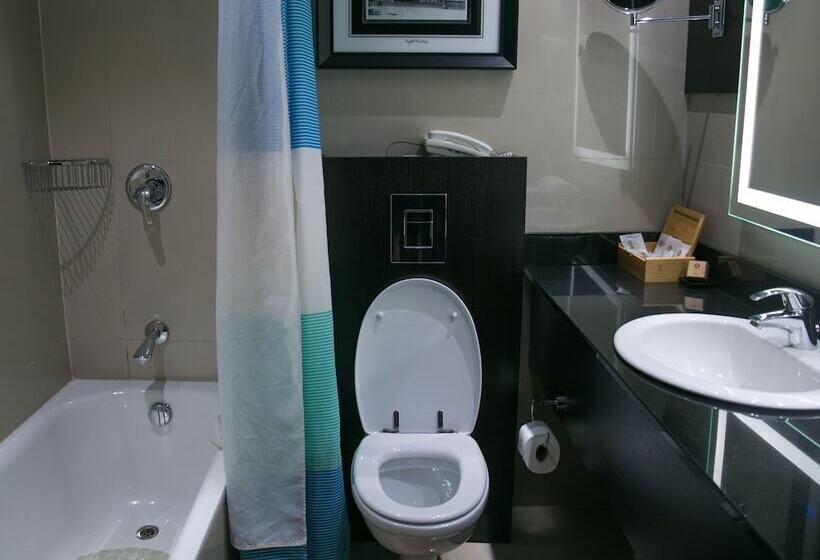 اتاق لوکس, Greenpoint