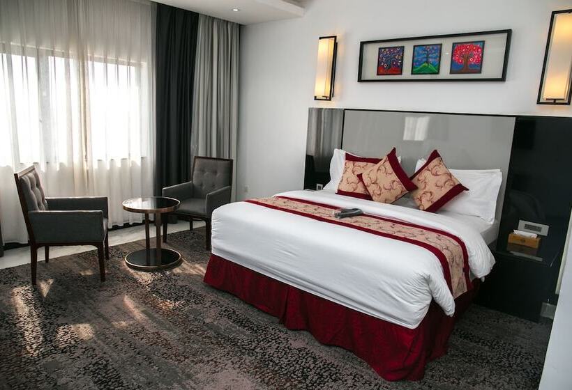 اتاق لوکس, Greenpoint