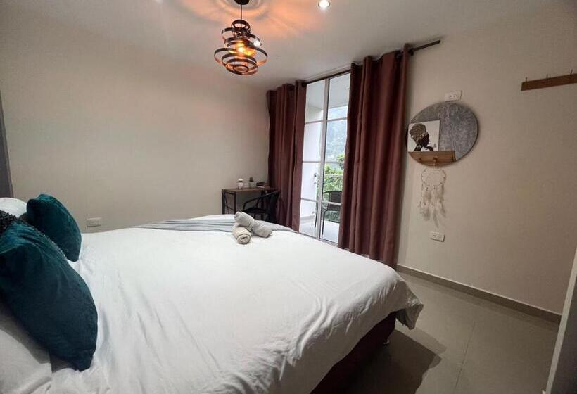 ジュニアスイート, Montes De Beraka