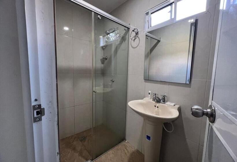 スタンダードルーム, Montes De Beraka