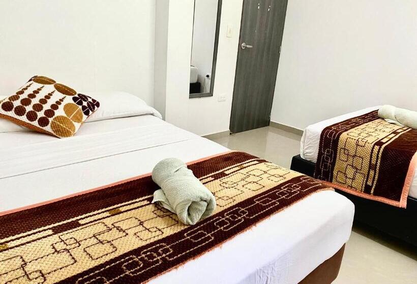 スタンダードトリプルルーム, Montes De Beraka