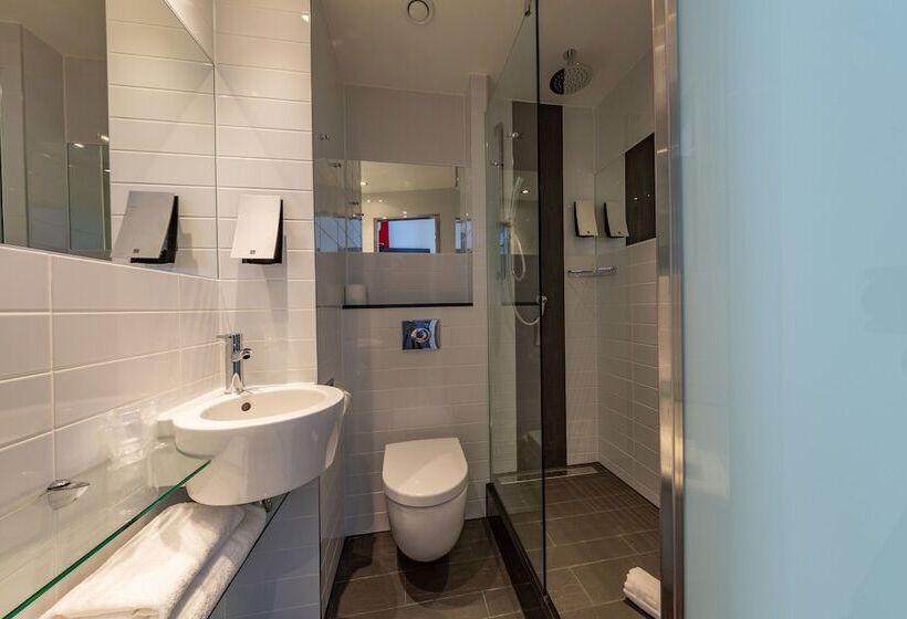 Номер Стандартный Кровать Куин, Sleeperz Hotel Dundee