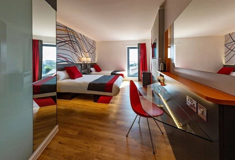 带特大床的标准间, Sleeperz Hotel Dundee