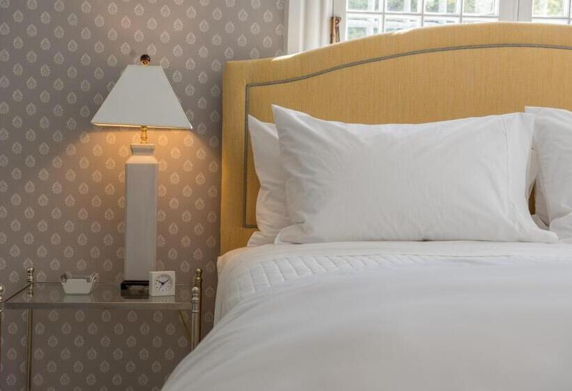 מיטת קינג בסוויטה, Margin Street Inn