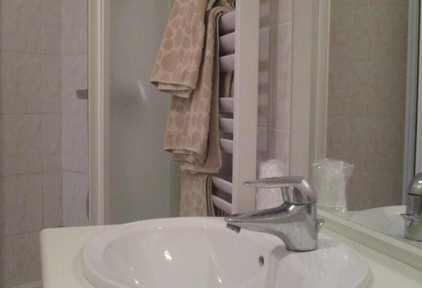 Номер Стандарт Вид на Сад, Auberge Au Bon Accueil