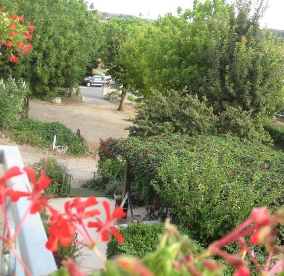 Номер Стандарт Вид на Сад, Auberge Au Bon Accueil