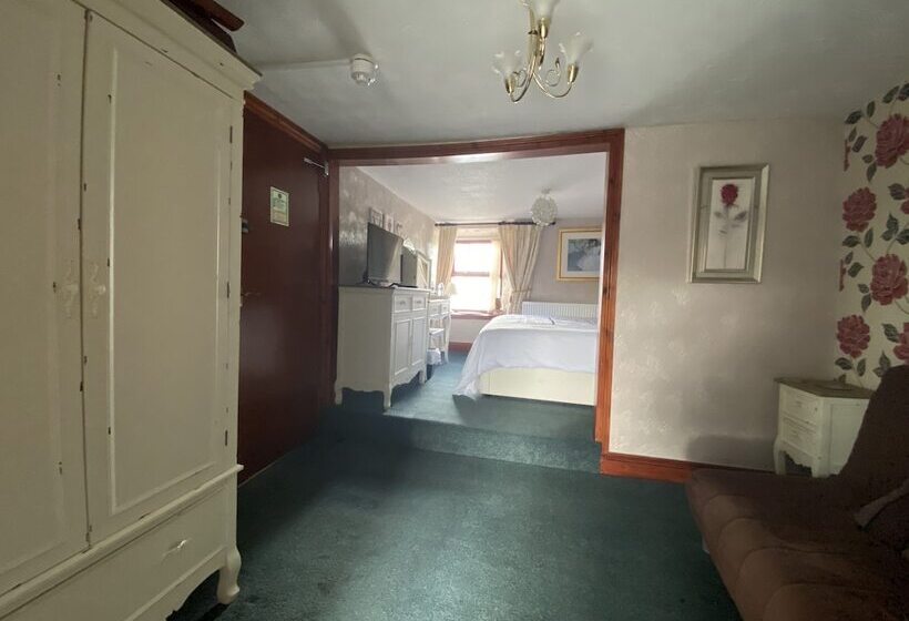 חדר משפחתי, Flambards