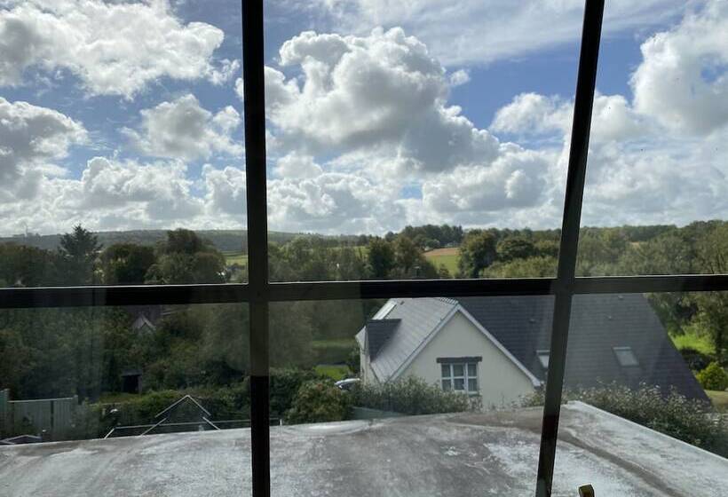 חדר סופריור, Flambards