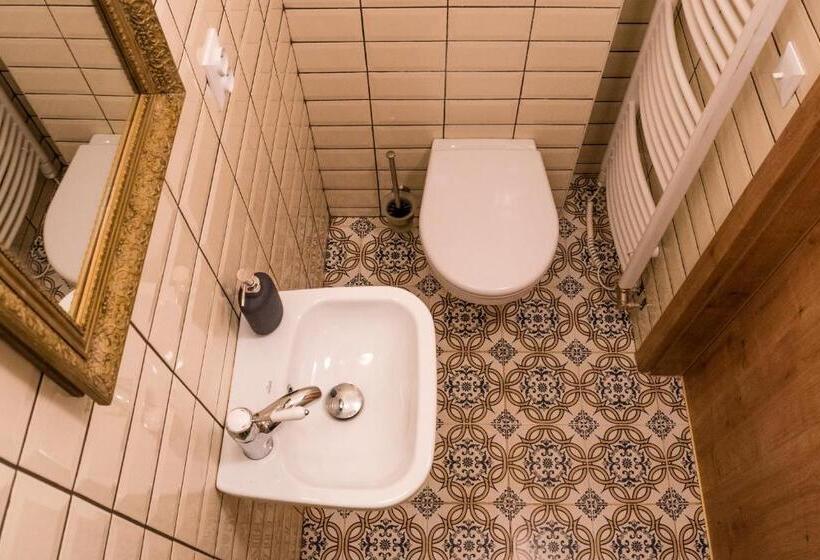 غرفة قياسية, U čmeláků