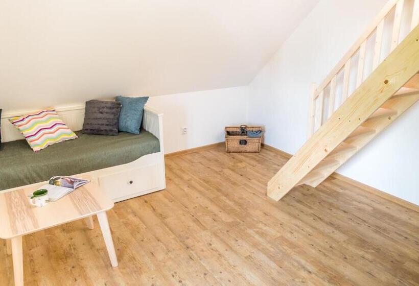 غرفة عائلية, U čmeláků