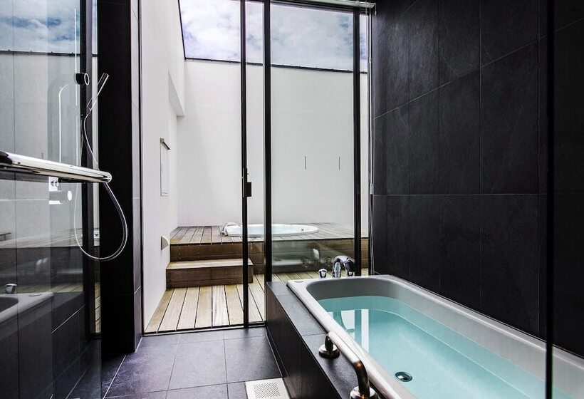 חדק דלוקס עם ג'קוזי, Garden Terrace Saga Hotel & Resorts