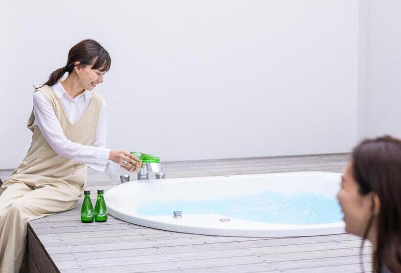 חדק דלוקס עם ג'קוזי, Garden Terrace Saga Hotel & Resorts