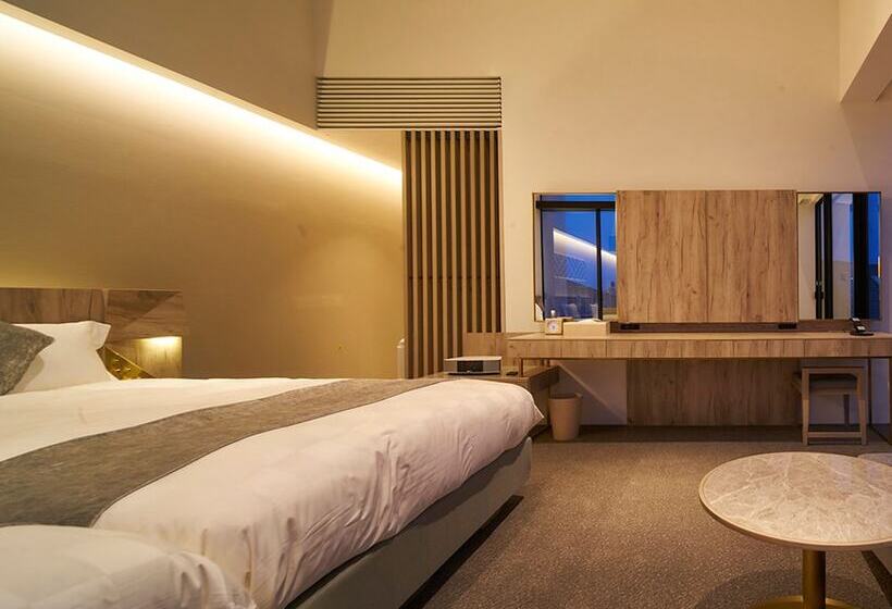 חדק דלוקס עם ג'קוזי, Garden Terrace Saga Hotel & Resorts