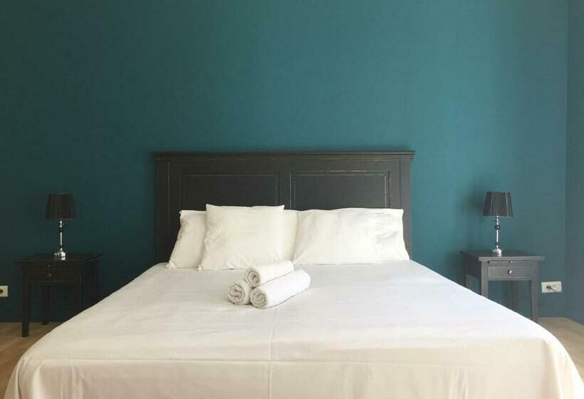 Номер Стандарт с Балконом, L Atmosphere