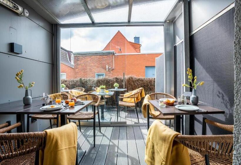 اتاق استاندارد یک نفره, Tide42