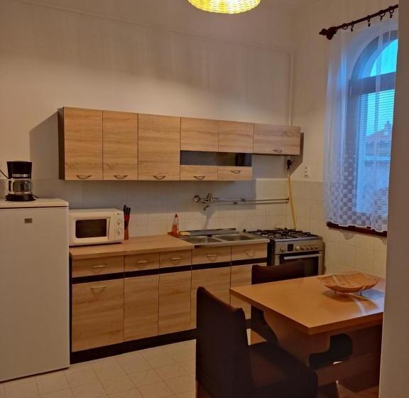 منزل 3 غرف نوم, Bübáj Vendégház