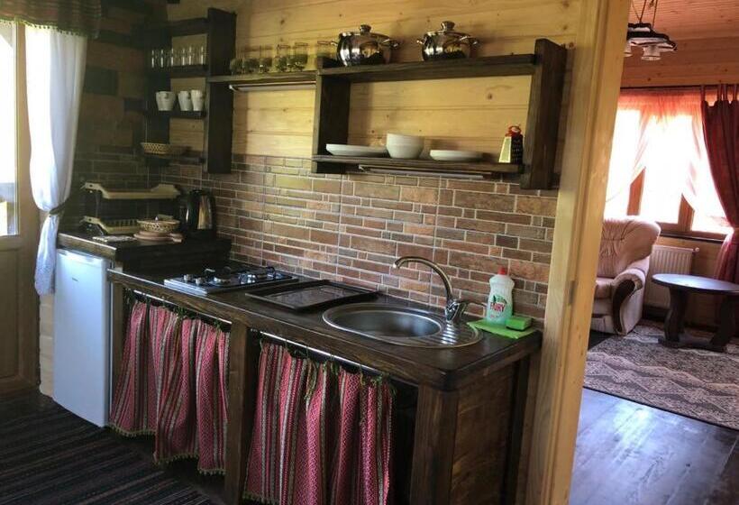 4인용 스탠다드 룸, Nad Prutom Apartment