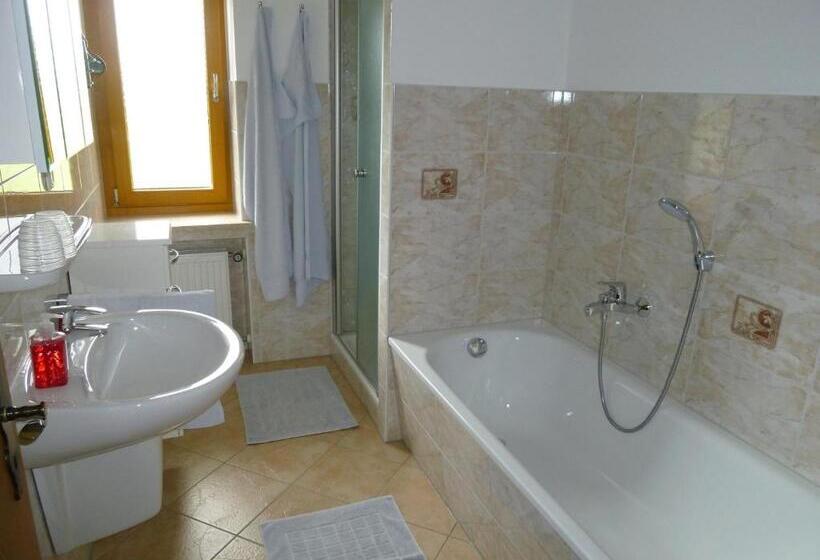 1 Sovrums Lägenhet med Balkong, Seemannhof