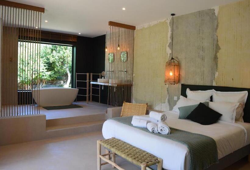 Номер Deluxe, Les Petites Maisons