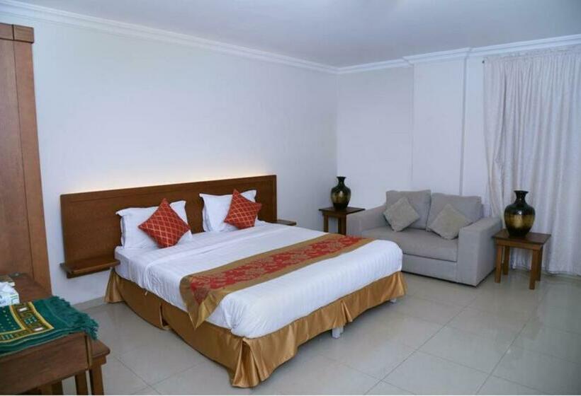 استودیوی استاندارد, Dalla House Suites