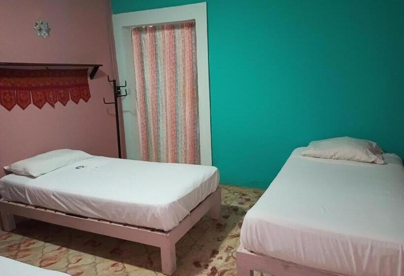 חדר סטנדרט לארבעה, Riad Lola