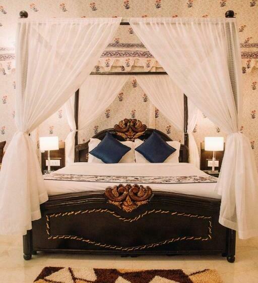 كوخ قياسي, Rawai Luxury Tents Pushkar