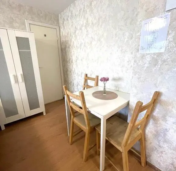 اتاق راحتی سه تخته, Savan House Easy Kaunas