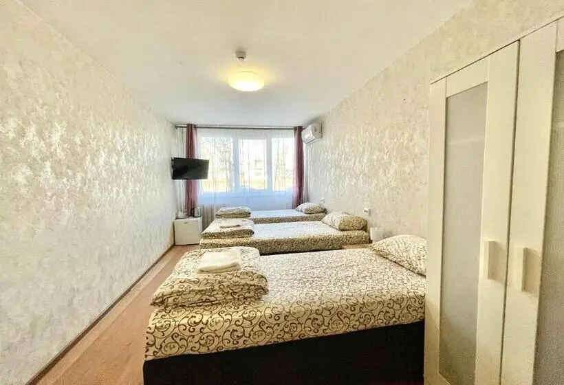 اتاق راحتی سه تخته, Savan House Easy Kaunas