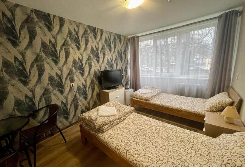 バス共有のスタンダードルーム, Savan House Easy Kaunas