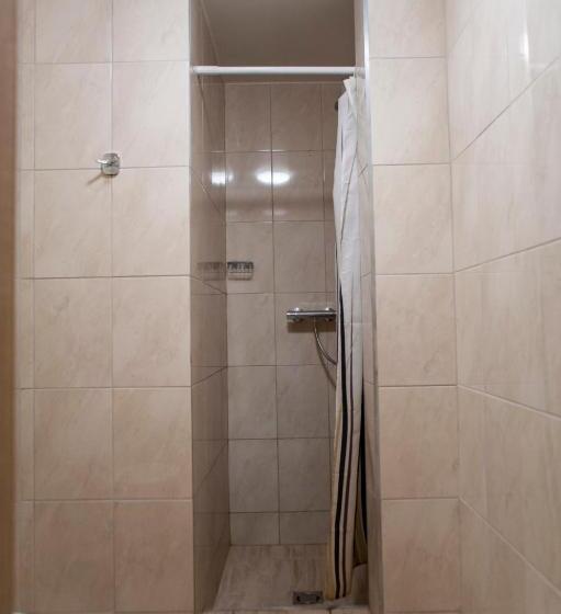 バス共有のスタンダードルーム, Savan House Easy Kaunas