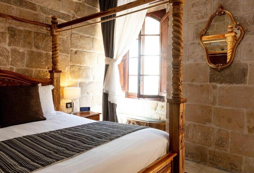 سوئیت با تخت بزرگ, The 3cities Auberge