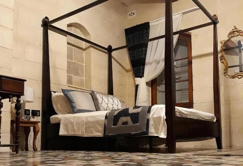 سوییت جونیور با بالکن, The 3cities Auberge