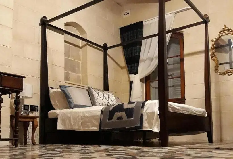 سوییت جونیور با بالکن, The 3cities Auberge