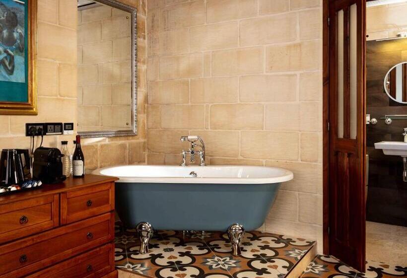 سوییت جونیور با بالکن, The 3cities Auberge