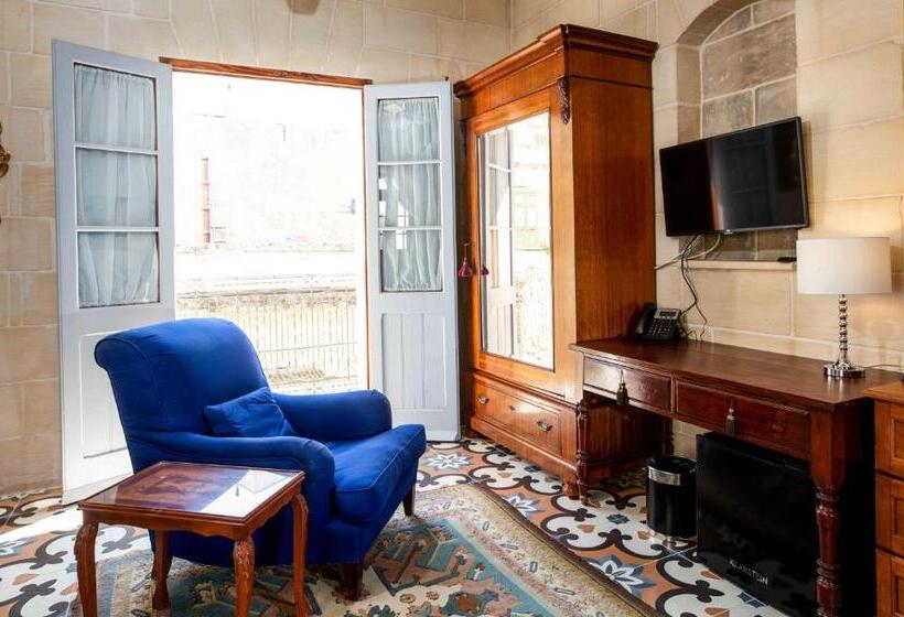 سوییت جونیور با بالکن, The 3cities Auberge